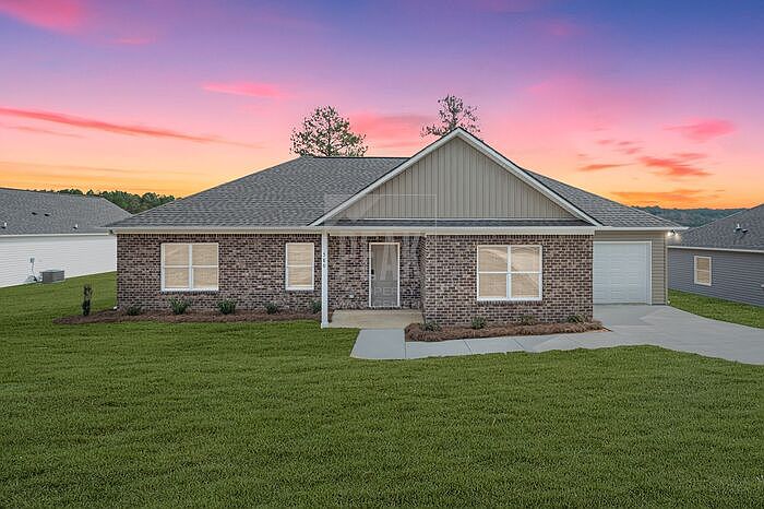 1st image of 580 Woodland Cir