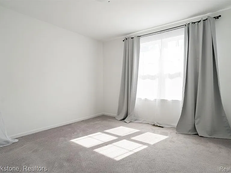 512 Midland Blvd — Photo 19