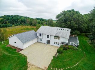 1984 Oak Wood View Dr, Verona, WI 53593