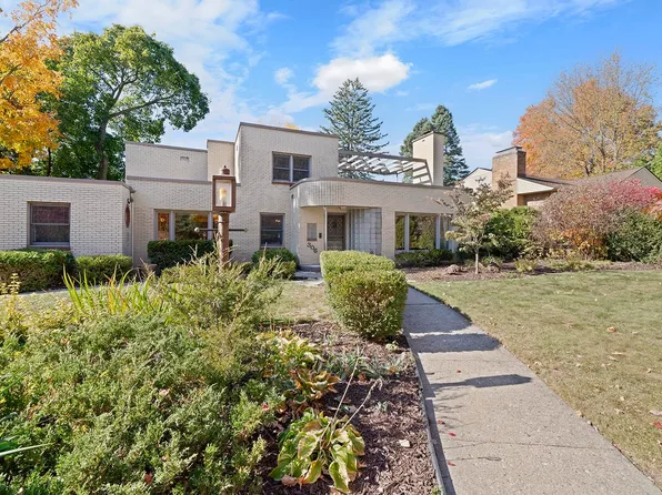 306 Calvin Park Blvd N, Rockford, IL 61107