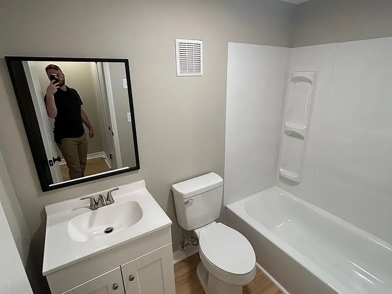 405 Oak Street — Photo 13