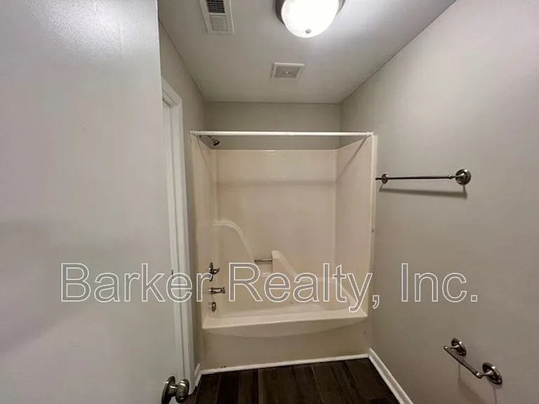 203-2B E Ransom St — Photo 7