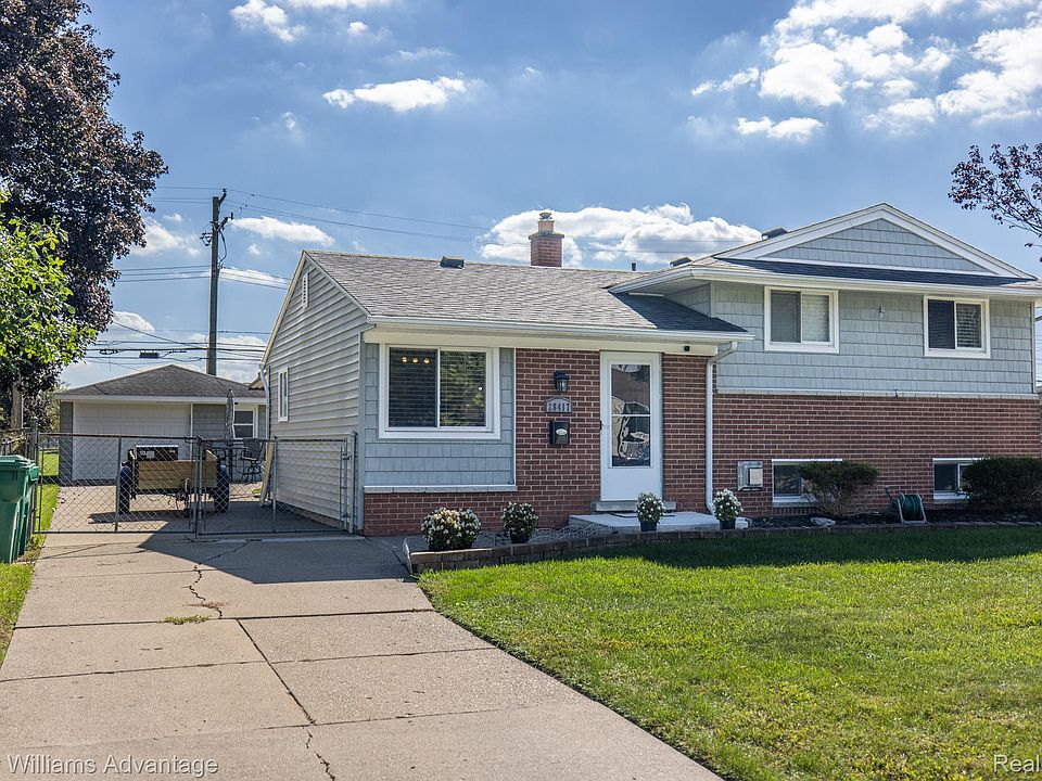 28417 Cambridge St, photo 2