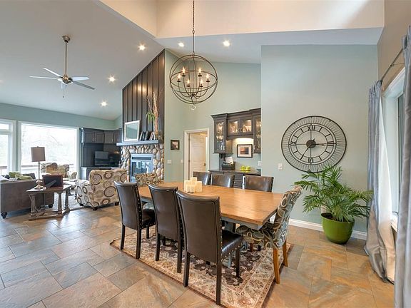 2nd image of 2971 Crescent Shores Dr