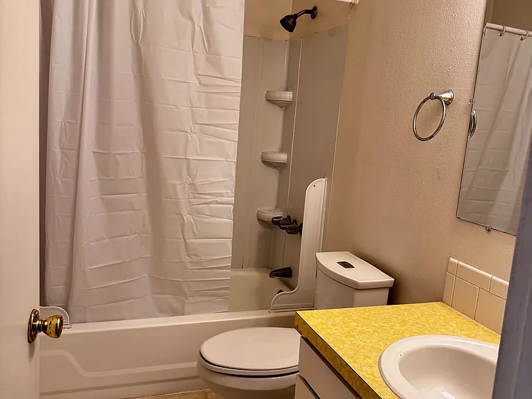 726 Delaware Ave #D — Photo 6