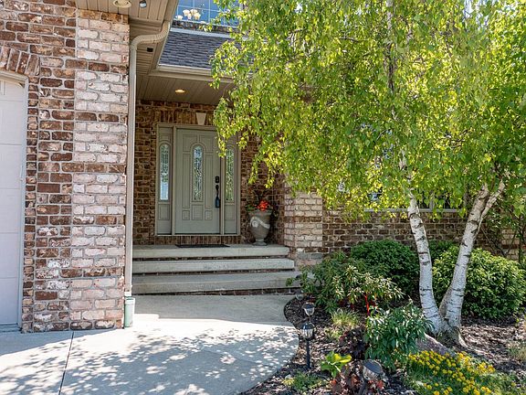 FRONT COVERED PORCH