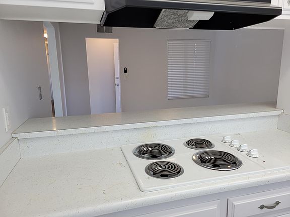 5th image of 707 Monterey Ln