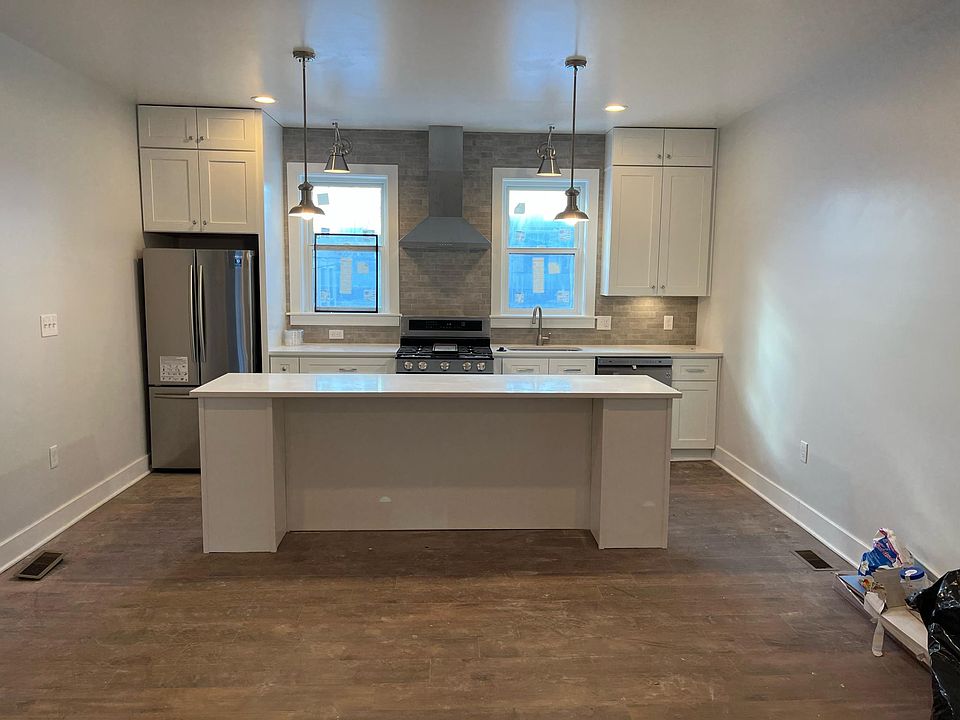 Kitchen with island