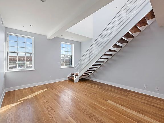 3rd image of 25 Lexington Ave #501
