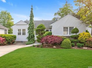 708 Cynthia Dr, East Meadow, NY 11554