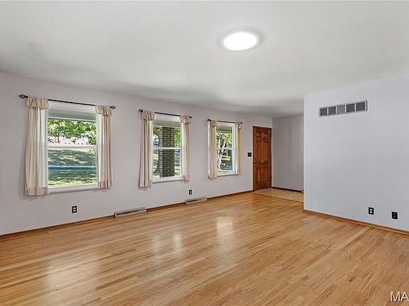 4th image of 11201 Jerries Ln