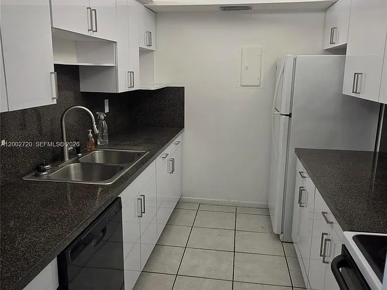 7933 West Dr #404 — Photo 9