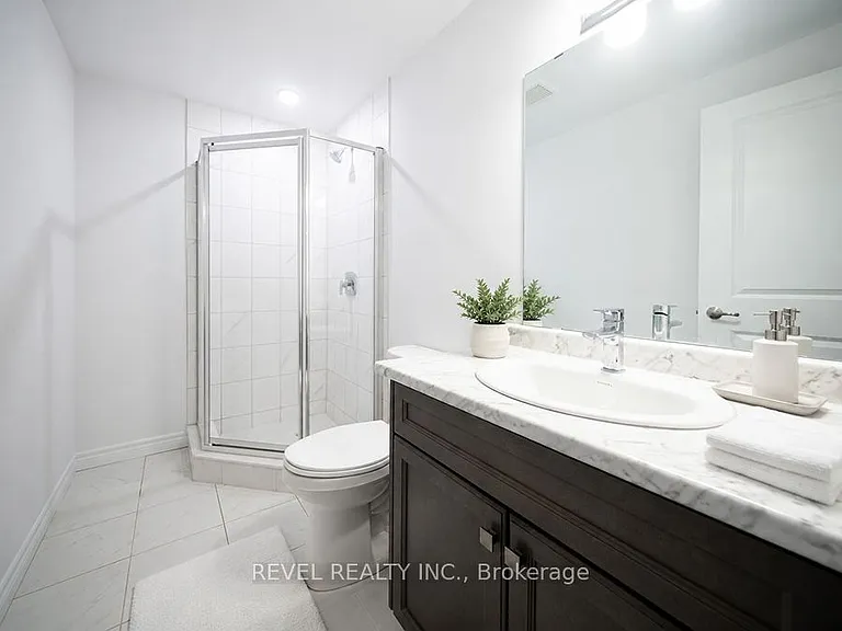31 Mair Ave #LOWER — Photo 11