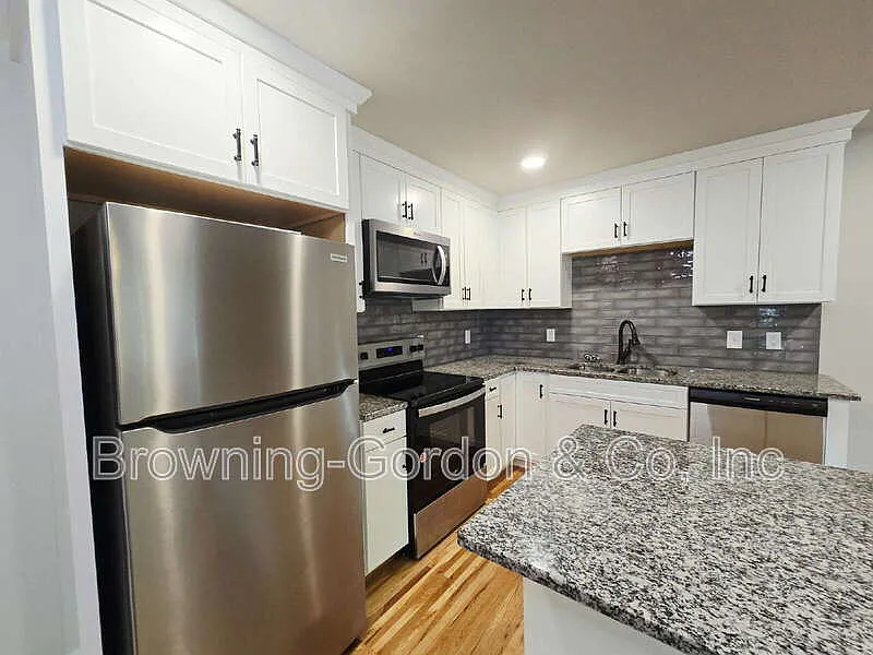 3 bed, 2.0 bath, 1500 sqft, $1,900 — Photo 4