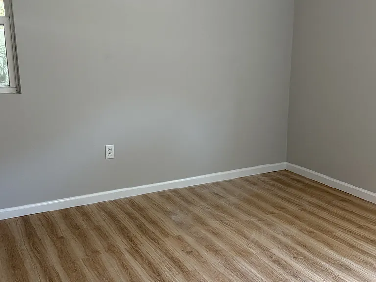 700 Mayflower Ave — Photo 10
