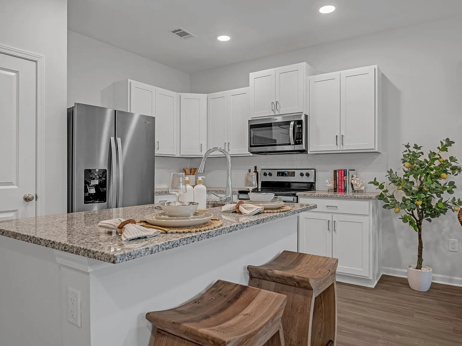 Artisan Living North Beach — Photo 2