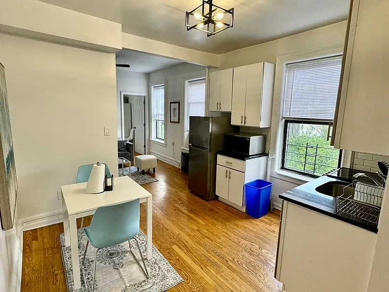 2403 Cambreleng Ave — Photo 40