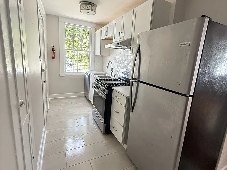 3300 Prytania St #2 — Photo 1