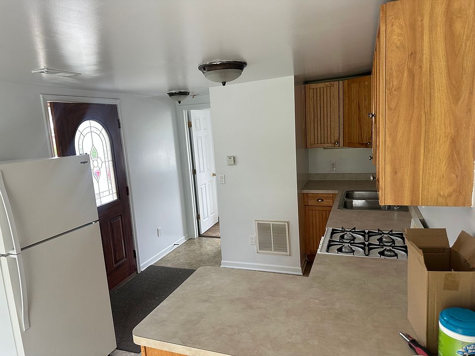 2nd image of 147 Washington St Unit B