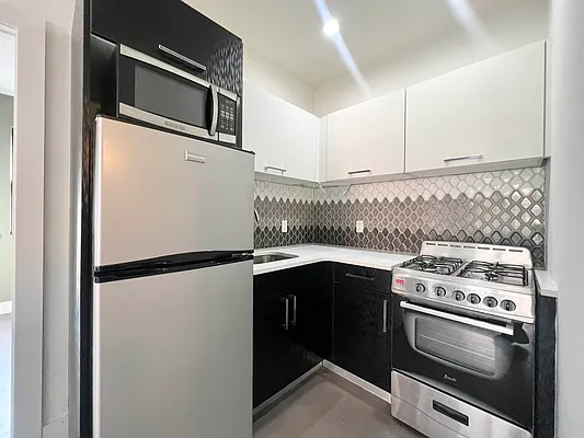 Rented by Pear NYC LLC | media 6