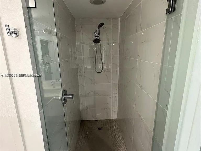 16385 Biscayne Blvd #2716 — Photo 11