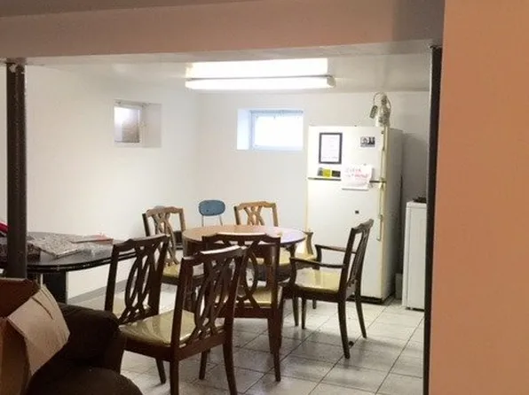 8644 233rd St, Jamaica, NY 11427