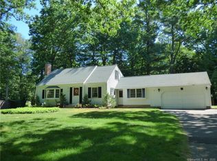 8 Robin Rd, Simsbury, CT 06070