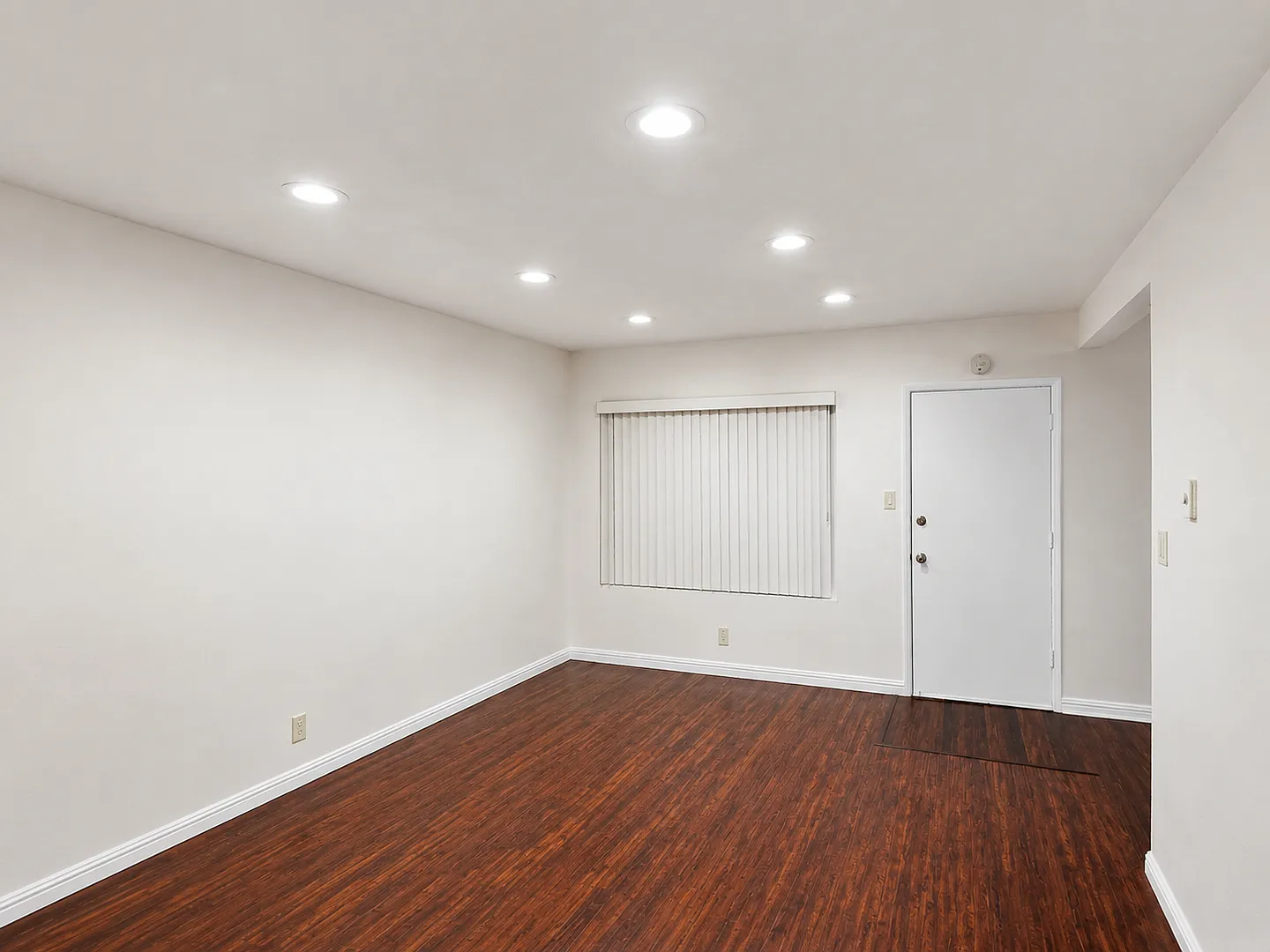 Temple Apartments — Photo 3