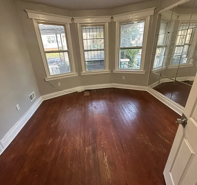 392 Seymour Ave #1