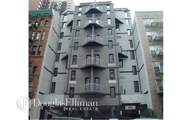 Rented by Douglas Elliman | media 24