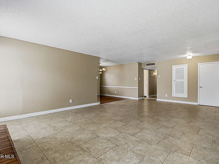 6613 Escondido Dr #B — Photo 5