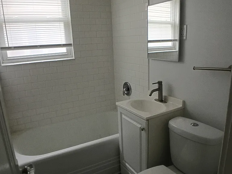 316 W Saginaw St — Photo 29