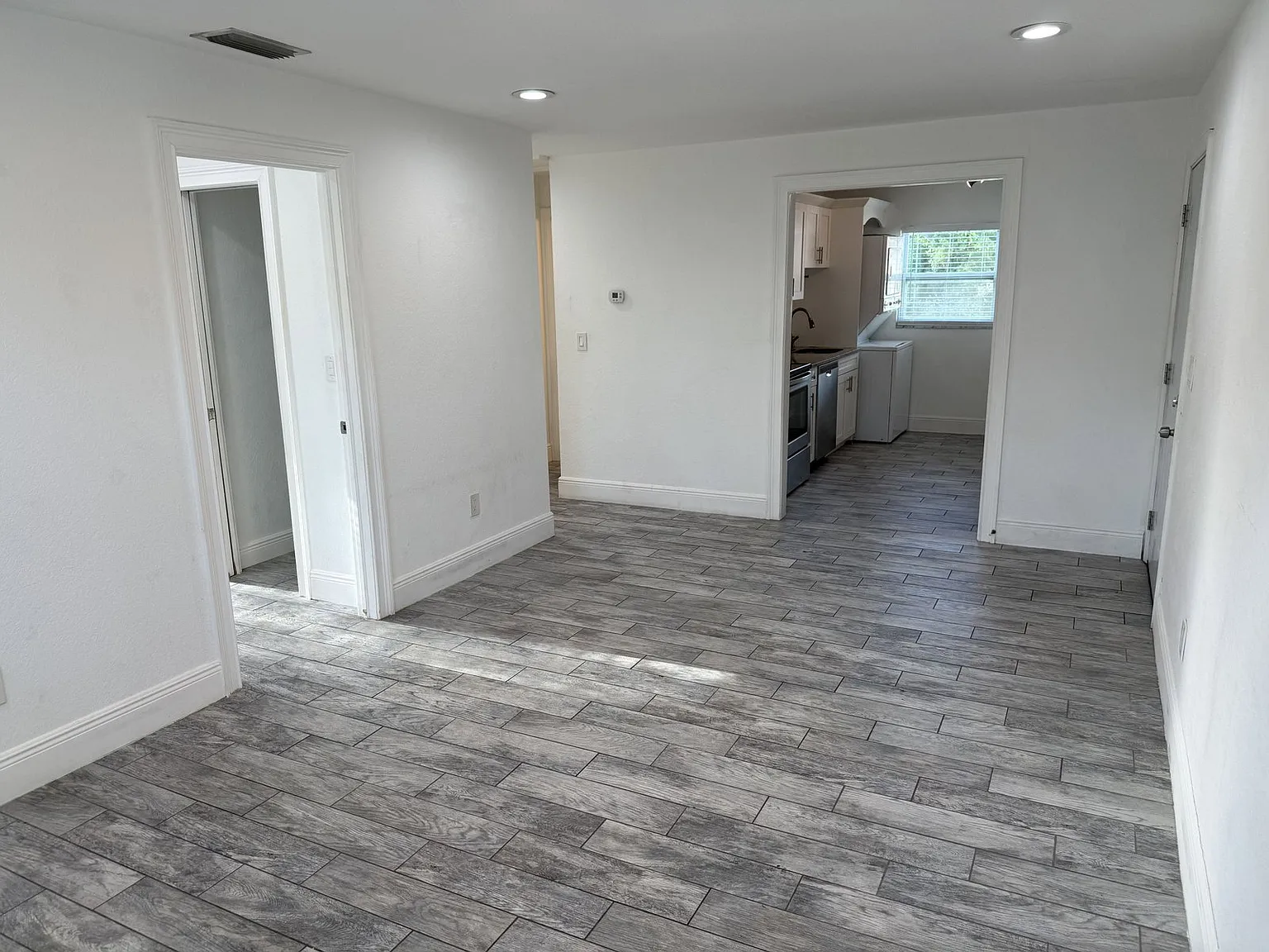 2 bed, 2.0 bath, 873 sqft, $1,695 — Photo 4