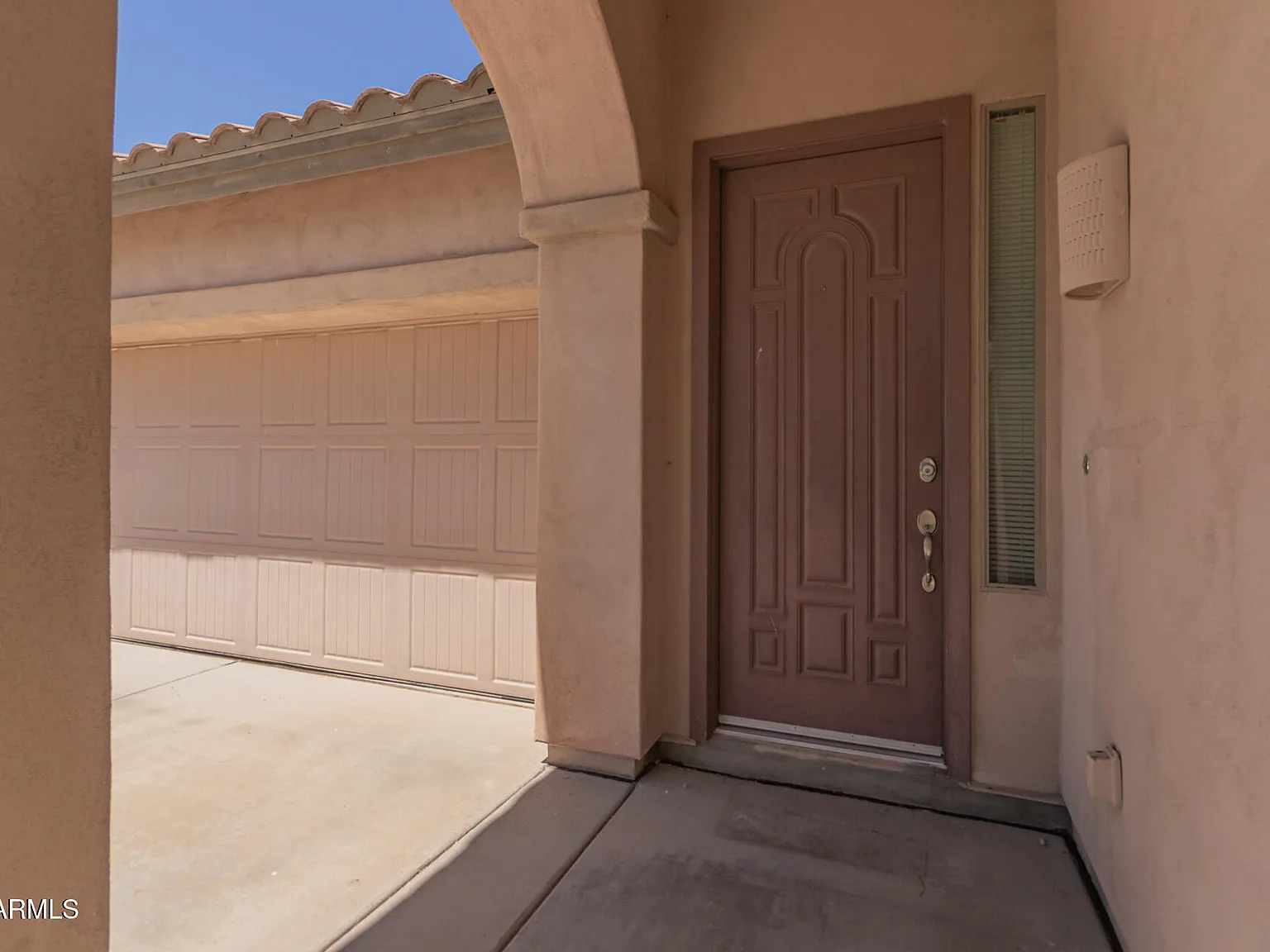 4 bed, 3.0 bath, 2160 sqft, $2,200 — Photo 2