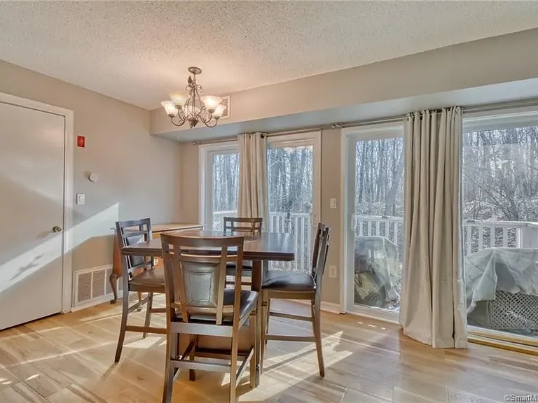 43 Brookwood Dr — Photo 10