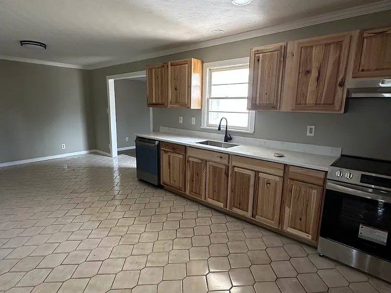 200 Pasadena Ave — Photo 6