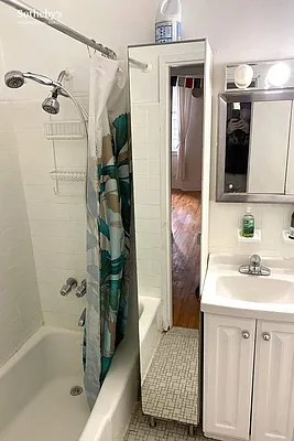 Rented by Sotheby's International Realty | media 10