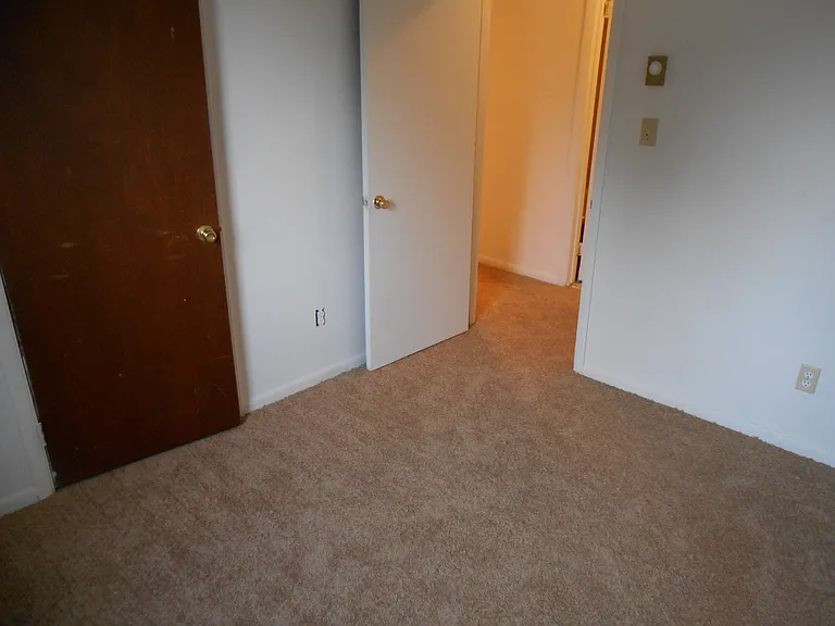 1427 E Tremont St #8 — Photo 12