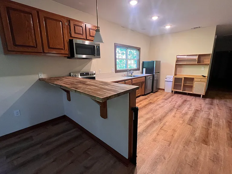 724 Brockton Rd — Photo 8