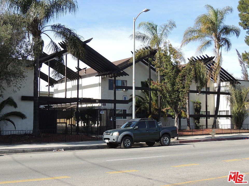 1st image of 6633 Vineland Ave