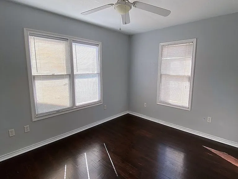 225 Saint Johns St — Photo 4