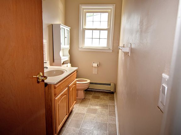5th image of 56 Westbrook Dr
