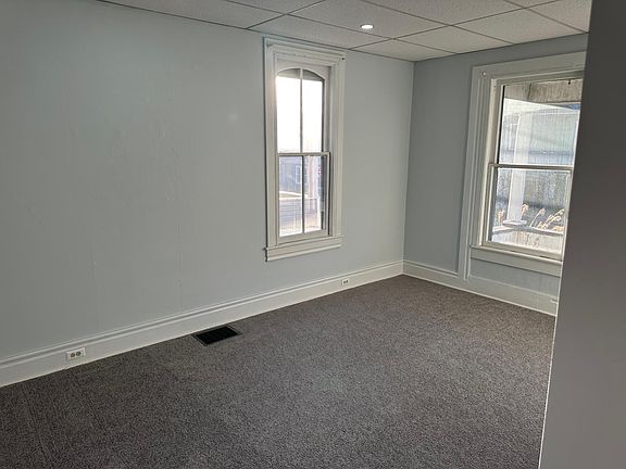4th image of 420 Main St #201