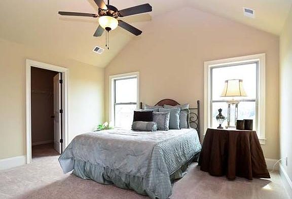 3rd image of 620 Summerstone Ln