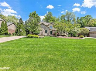 5620 Sheffield Dr, Clarkston, MI