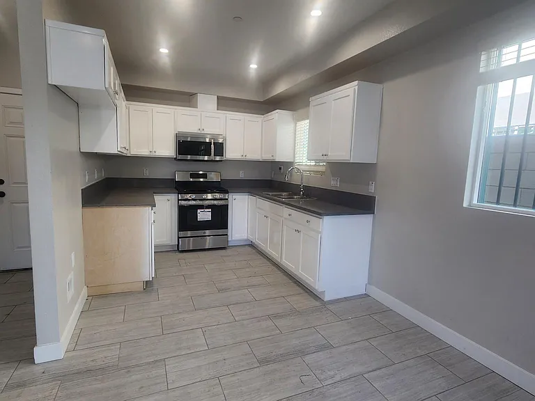 928 E Imperial Hwy — Photo 4