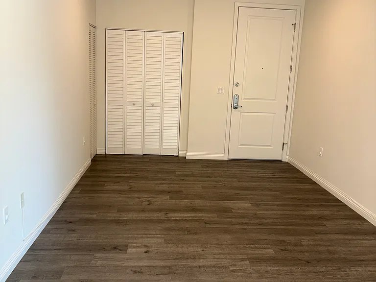 14143 Burbank Blvd #202 — Photo 18