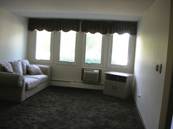 3rd image of 5975 N Odell Ave Unit 1C