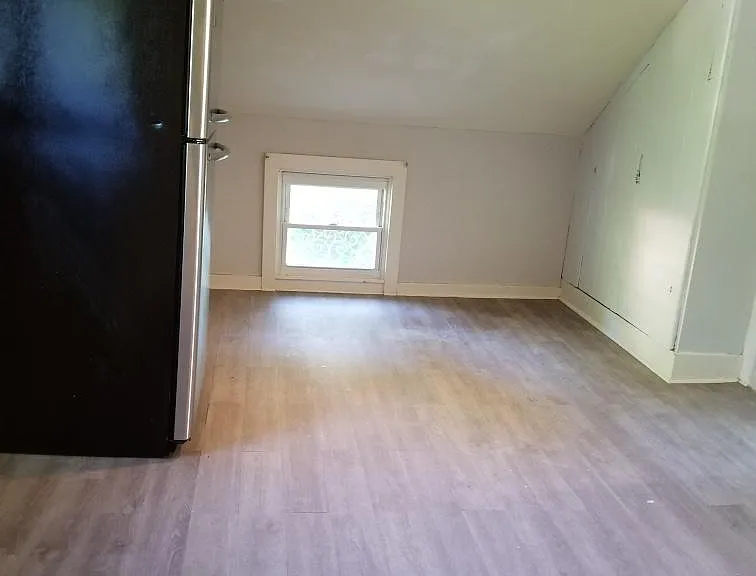 1477 Main St — Photo 9