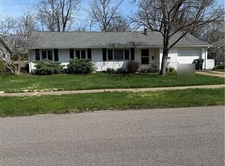 112 Meadow Dr, Berea, OH 44017